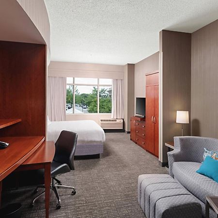 Courtyard By Marriott Greenville Downtown Exterior foto