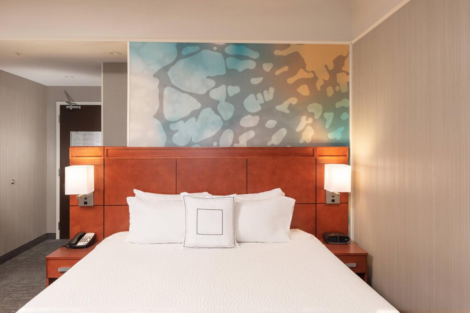 Courtyard By Marriott Greenville Downtown Exterior foto