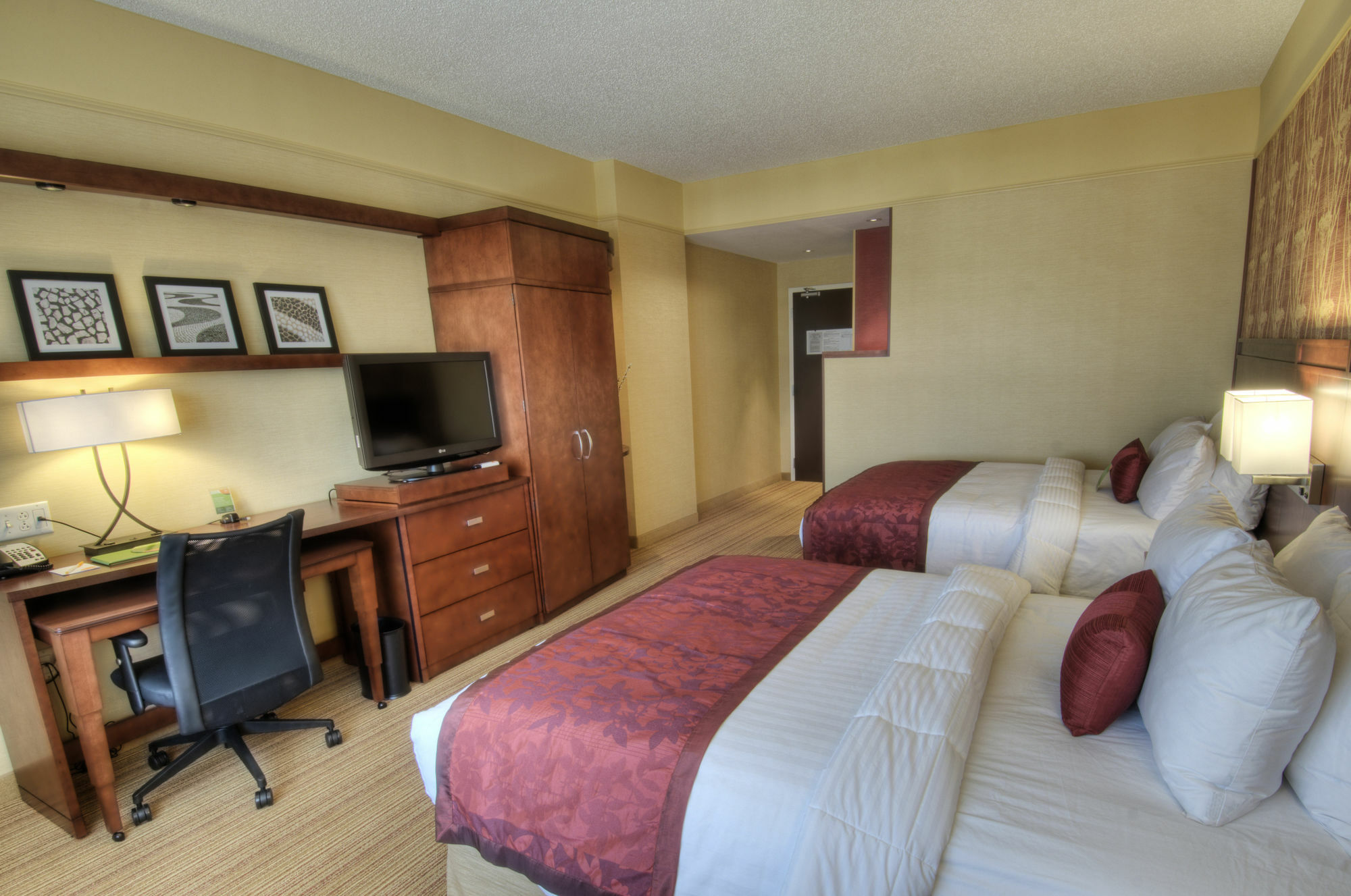 Courtyard By Marriott Greenville Downtown Exterior foto